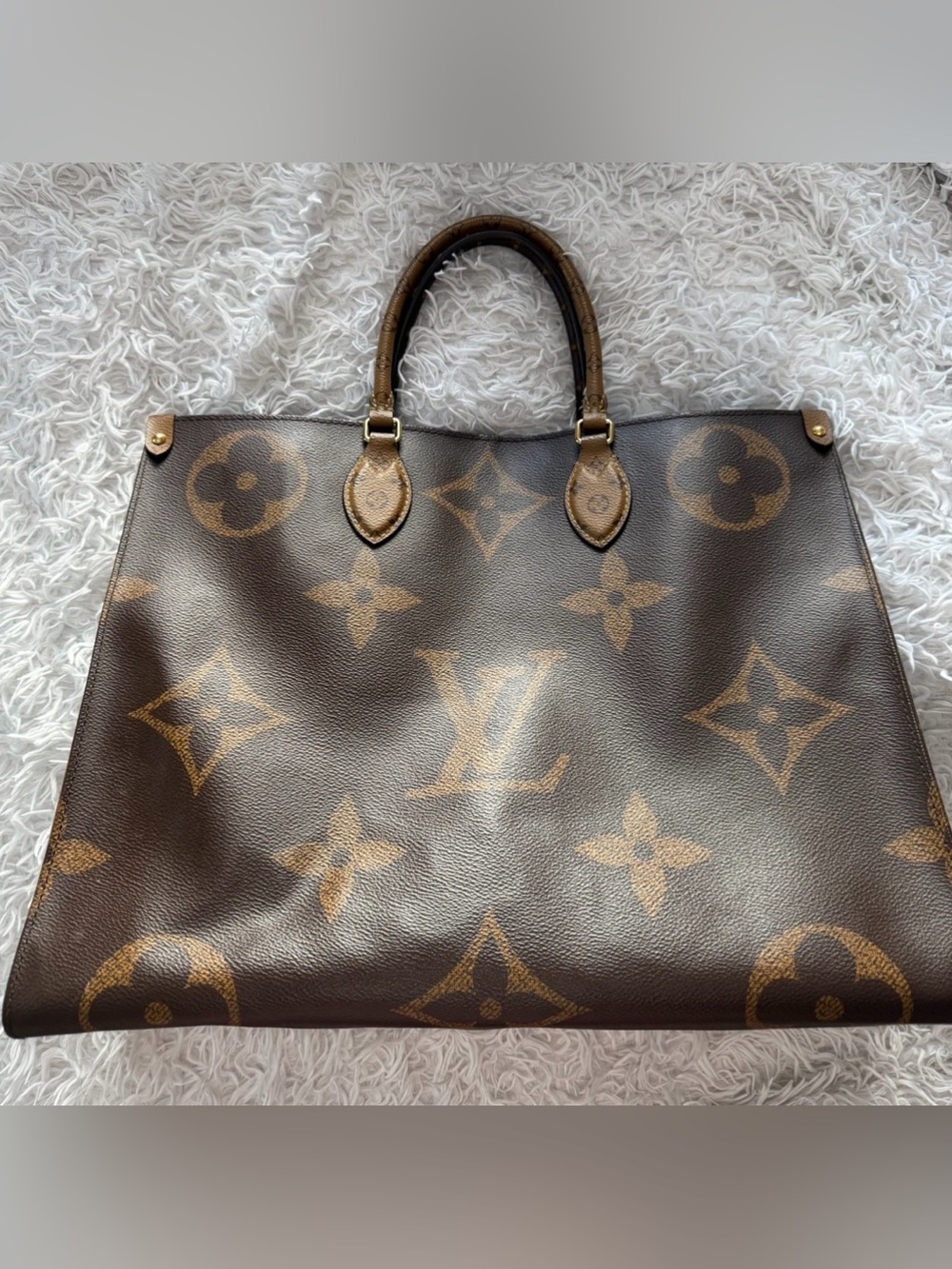 LOUIS VUITTON Reverse Monogram Giant Onthego GM